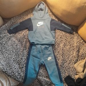 Sold - Nike sweatsuit